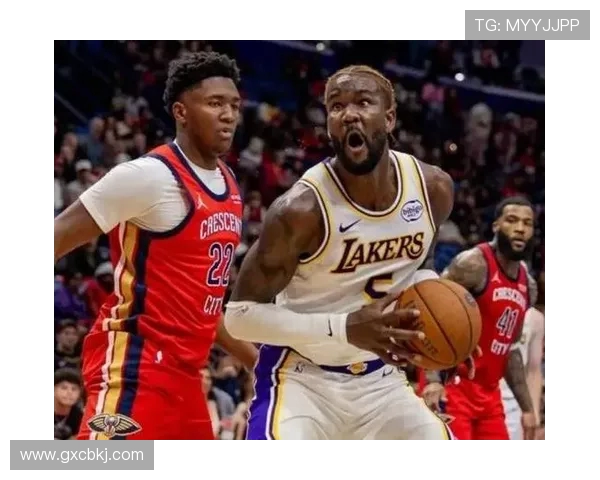 原创第三巨头！湖人大将轰22+12+4制霸内线 已成东里好帮手